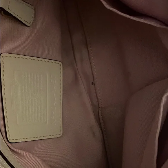 SOHO Coach Pink and Cream Signature Canvas Shoulder Bag with Gold Hardware - Picture 8 of 10